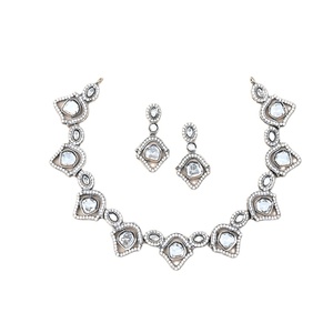 Conjunto de collar y pendientes de polki de Plata de Ley 925 de diseño elegante de fabricante indio a la venta a precio genuino - Product Image 1