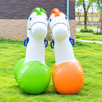 Château gonflable commercial en PVC pour jeux d'extérieur, avec jeu de saut d'obstacles en forme de cheval