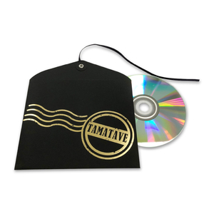 Sobre de cartón negro de lujo con estampado en lámina dorada personalizado para CD, con cierre de lazo de cinta. - Product Image 5