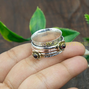 แหวนเงินแท้ 925 ประดับโกเมนสีแดง ดีไซน์หมุนได้ บรรเทาความวิตกกังวล แหวนนิ้วโป้ง แหวนลายตอก ประดับด้วยทองเหลืองและทองแดง - Product Image 3