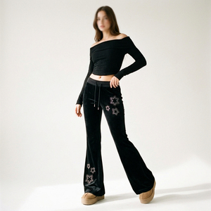 Pantalon évasé tendance Y2K en velours noir pour femme, taille basse, cordon de serrage, étoile en strass, coupe bootcut - Product Image 6