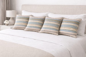 Housse de coussin rayée en laine fine tissée à la main |   Coussin décoratif artisanal en laine multicolore - Product Image 2