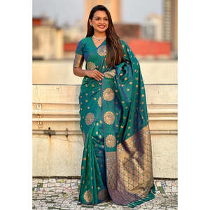 Sari de Noche de Seda Suave Verde Elite Weaves con Doble Tejido Zari y Borde de Pavo Real - Product Image 2