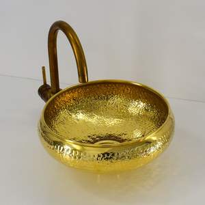 Lavabo de latón martillado artesanal de lujo con borde festoneado redondo, acabado dorado, lavabo de encimera para baño, decoración premium - Product Image 3
