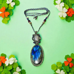 Collar Colgante de Macramé Hecho a Mano con Labradorita Azul Brillante, Gema Natural, Joyería de Cristal Curativo Boho, Bola de Bambú Budista - Product Image 3