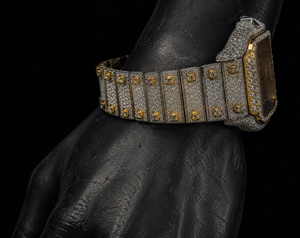 Montre-bracelet de luxe incrustée de diamants, ton or et argent, avec cadran rectangulaire à chiffres romains – Bijou élégant et distinctif - Product Image 5