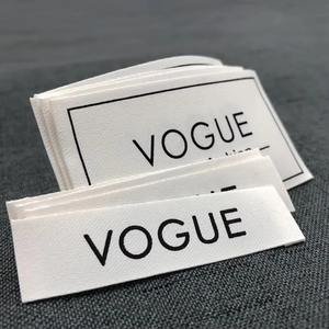 Étiquettes de vêtements en tissu biologique personnalisées, très demandées, technique de tissage avec texte ou logo personnalisé pour T-shirts et étiquettes de vêtements - Product Image 4