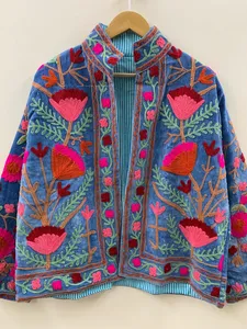 Chaqueta de terciopelo azul real de lujo para mujer, bordada a mano con estilo floral tradicional, estilo bolero abierto para invierno. - Product Image 4