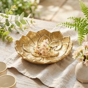 Plateau décoratif en métal doré en forme de fleur, plateau floral, boîte à bijoux, récipient à bibelots pour la décoration de la table à la maison, cadeau, vente en gros - Product Image 1