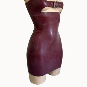 Robe moulante mini sexy en similicuir PU violet avec découpes et ceinture, bretelles spaghetti, ajustée, pour soirée, couleur unie - Product Image 2