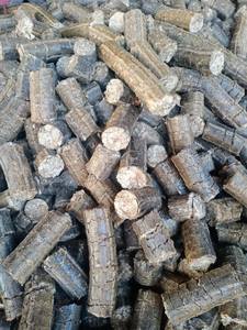 Briquettes de sciure de bois compressées de haute qualité à prix d'usine, combustible biomasse écologique, faible teneur en cendres, haute puissance calorifique, économie d'énergie - Product Image 3