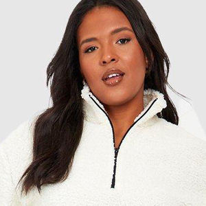 เสื้อฮู้ดดี้โอเวอร์ไซส์ผ้าเท็ดดี้ฟลีซแบบซักล้างทรงบ็อกซี่ คอตั้ง ซิปครึ่งตัว  สำหรับผู้หญิงและผู้ชาย  รุ่นวินเทอร์ ไฮสตรีท ปี 2026  แบบเรียบๆ สั่งทำได้ - Product Image 5