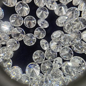 Diamants de laboratoire R&K GEMS HK40 en vrac, taille brillant 4,21 mm 4,50 mm, pureté F VVS VS, excellente finition polie pour la fabrication de bijoux - Product Image 1