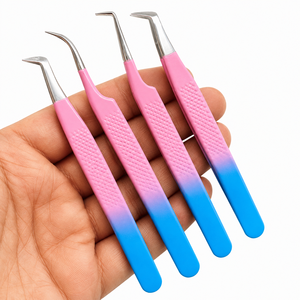 Pince à épiler incurvée rouge haut de gamme en acier inoxydable, pour sourcils et cils, à pointe biseautée, écologique, durable, design moderne - Product Image 6