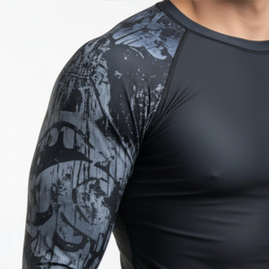 เสื้อแรชการ์ดแขนสั้นป้องกันรังสียูวีสำหรับผู้ชาย ผ้าสแปนเด็กซ์/โพลีเอสเตอร์ สำหรับฝึกซ้อม MMA ยิวยิตสู สีตามสั่ง - Product Image 3