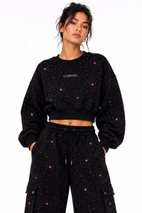 Conjunto de dos piezas OEM para mujer: Sudadera de cuello redondo de tejido grueso y pantalones cargo holgados a juego, con adornos de pedrería. - Product Image 4