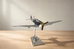 Maquette d'avion Spitfire de l'Air Force, pièce décorative de table avec finition personnalisée, décoration vintage d'avion de guerre pour la maison ou le bureau - Product Image 3