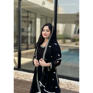 Conjunto de ropa de fiesta de diseñador para mujer Top elegante Plazzo y hermosa Dupatta - Product Image 2