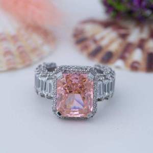 Anillo de Moissanita Cuadrada Rosa con Halo, Anillo de Boda Nupcial, Joyería en Tono Plateado para Mujer, Chapado en Rodio Rosa y Azul, Gran Cúbico Rectangular - Product Image 1