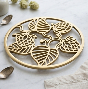 Sous-plat rond en acier inoxydable doré, motif feuille de houblon découpé au laser, résistant à la chaleur, écologique - Product Image 3