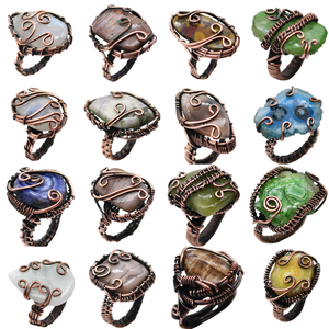 Lote de 25 Anillos Cristianos Vintage con Alambre de Cobre y Piedras Preciosas Naturales de Corte Ovalado - Product Image 1