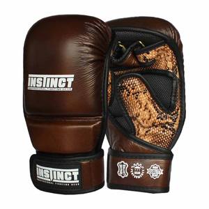 ถุงมือครึ่งนิ้วสำหรับฝึกซ้อมศิลปะการต่อสู้แบบยูนิเซ็กซ์  หนังแท้คุณภาพดี  แบบไฮบริด MMA สำหรับการฝึกซ้อมและการต่อสู้ - Product Image 1