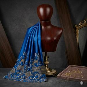 Collection Empress : Superbe sous-jupe somalienne Gorgura, motif floral exclusif, tissu satiné lourd perlé à la main - Product Image 1