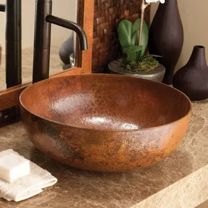 Lavabo rústico grande de cobre martillado, ideal para decoración elegante de baños o cocinas y proyectos de diseño de interiores para el hogar. - Product Image 4