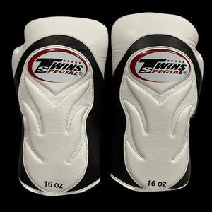 Guantes de Boxeo Twins de Último Diseño para Kickboxing Profesional, Guantes de Boxeo Twins Originales de Cuero Vacuno para Entrenamiento - Product Image 3