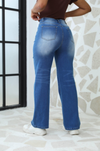 Jeans de Mezclilla Azul Claro Desgastados de Pierna Recta y Cintura Alta para Mujer, Marca Haven Apparels, con Agujeros, Casuales, Largos, Transpirables, 180g - Product Image 4