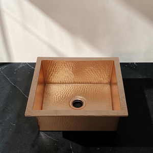 Fregadero de Cocina de Cobre Martillado Hecho a Mano, Fregadero de Preparación de Cocina de Cobre Rústico de Lujo de Una Sola Cubeta para Instalar Bajo Encimera - Product Image 1