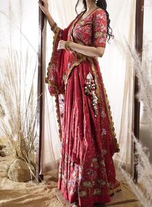 ชุดเลเฮนกาสีแดงเข้มแบบคลาสสิก ROYAL MAROON พร้อมลายปักดอกไม้คริสตัล ด้านหลังแบบผูกเชือก และป้องกันไฟฟ้าสถิต - Product Image 2