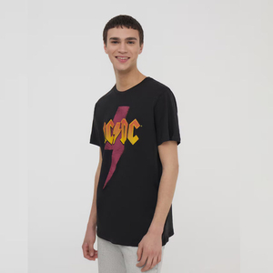 เสื้อยืดแขนสั้นสีดำสำหรับผู้ชาย พิมพ์ลายรูปแร็ปเปอร์ด้านหน้า คอกลม ทรงโอเวอร์ไซส์ ผ้าเจอร์ซีย์คอตตอน 100% สไตล์สตรีทแวร์ - Product Image 3