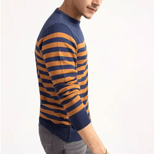 Cozy Layering Sweatshirt for Men Everyday Essential Men Pullover Simple Style Long Sleeve Sweatshirt - Product Image 4