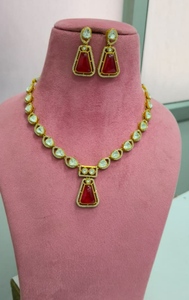 Conjunto de collar elegante tradicional indio de calidad premium, minimalista y versátil, ideal para cualquier atuendo, tanto para fiestas como para la oficina. - Product Image 2