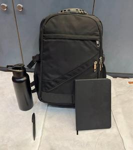 Set de Regalo de Cuero de Lujo de Exportación India con Agenda, Bolso de Oficina, Botella Metálica y Cartera para Uso Promocional Corporativo en Venta - Product Image 1