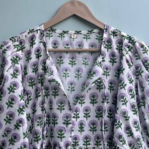 Robe formelle vintage en coton écologique, imprimée à la main, col en V, manches 3/4, ourlet à volants en dentelle, lavable, motif floral - Product Image 2