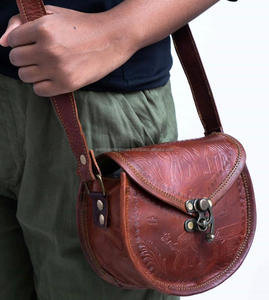 Сумочка из натуральной кожи с гравировкой, винтажная сумка из козьей кожи, большая вместимость, для мужчин и женщин - Product Image 2