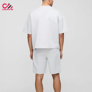 Ensemble court personnalisé à prix abordable pour homme – Chemise boutonnée et short décontractés pour la plage et l'été – Tenue de vacances assortie - Product Image 2