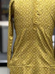 Kurta de qualité supérieure à motifs ombragés avec broderie lourde de sequins, idéal pour les tenues ethniques de créateur pour les fêtes, disponible en gros. - Product Image 6