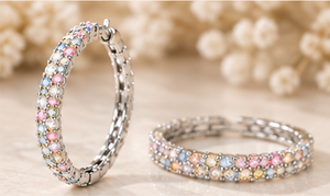 Boucles d'oreilles créoles de luxe en or 18 carats avec diamants de laboratoire et saphirs multicolores - Product Image 2