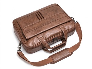 Maletín para Portátil de Cuero Marrón Crazy Horse, Unisex, para Negocios, con Diseño Impermeable Hecho a Mano, Estilo Mensajero y Bandolera - Product Image 2