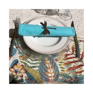 Ensemble de nappes personnalisées Mehenedi en tissu lavable pour dîner européen de Noël à bordure florale brodée couleur prix d'usine 100% coton - Product Image 5