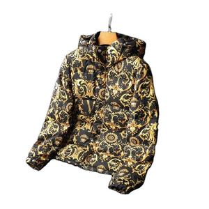 Veste matelassée à capuche pour homme, personnalisée, imperméable, en polyester, avec fermeture éclair, style bomber, chaude et de qualité supérieure - Product Image 3