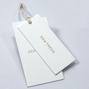 Étiquettes suspendues en papier personnalisées en gros pour vêtements, étiquettes de marque de vêtements avec logo personnalisé, étiquettes de prix pour vêtements haut de gamme - Product Image 5