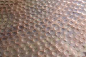 โต๊ะกาแฟโอเรียนท์แฮนด์เมด 80 ซม. ดีไซน์ทองแดงลายตีขึ้นรูป ทันสมัย ทนทาน เป็นมิตรกับสิ่งแวดล้อม เฟอร์นิเจอร์ห้องนั่งเล่น - Product Image 3