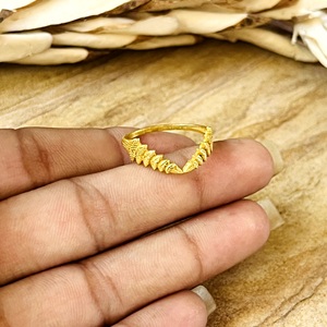 Nouvelle bague en laiton plaqué or 18 carats en forme de V, motif feuille de laurier, style bohème, très demandée pour femmes, vente en gros/OEM/ODM - Product Image 2