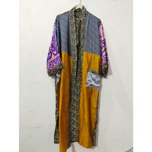 ชุดคลุมกิโมโนไหมอินเดียแท้ 100% สำหรับฤดูหนาว คอวี ปิดด้วยเชือกผูก ยาวเต็มตัว แขนยาว เนื้อผ้านุ่ม สไตล์วินเทจ เหมาะสำหรับงานปาร์ตี้ริมชายหาด - Product Image 4