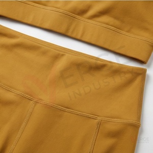 Ensemble de yoga 2 pièces sans couture jaune moutarde pour femme : Soutien-gorge de sport dos nageur et Legging long taille haute en maille - Product Image 3