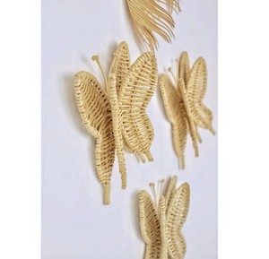 Décoration unique artisanale en rotin, trio de papillons, pour la décoration de la chambre des enfants, en matériau organique, pour une ambiance artistique. - Product Image 2